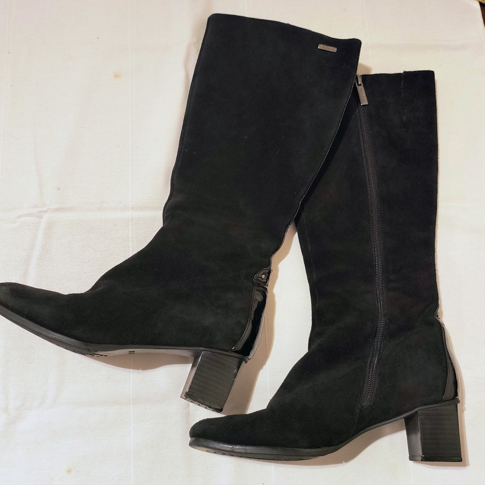 Elegant Black Knee-High Women's Boots